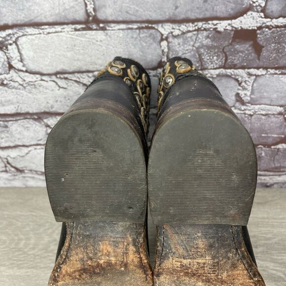 FRYE Jenna Disc Short Black Distressed Leather Rivet Stud Boots Women 6B US/36.5 - Picture 13 of 15